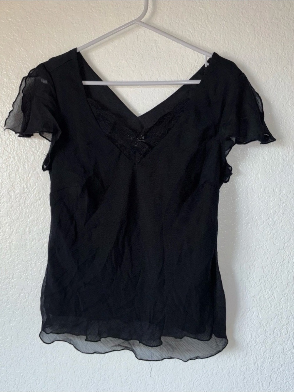 B.i.y.a.y.c.d.a Black Sheer Flutter Sleeve Blouse
V-Neck Lace Trim Mesh Top Sz M
